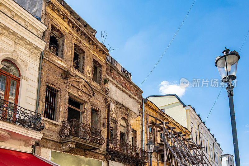 布加勒斯特老城区的废弃建筑