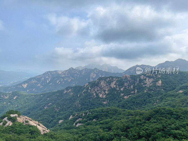 夏季首尔北汉山国立公园