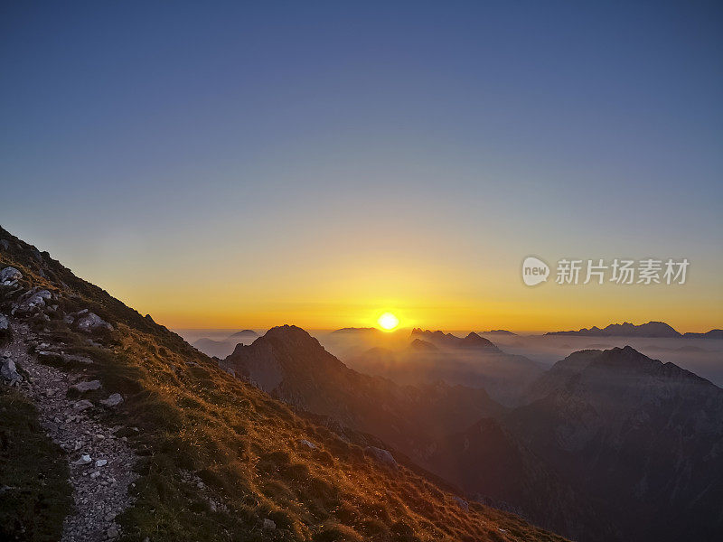 朱利安阿尔卑斯山的日出