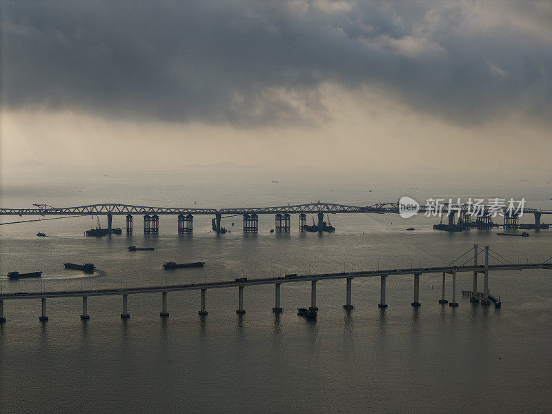 多云天气下的澳门大桥及澳门友谊桥鸟瞰图