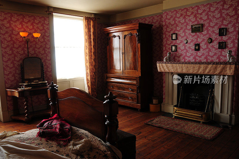维多利亚时代的卧室,球衣。