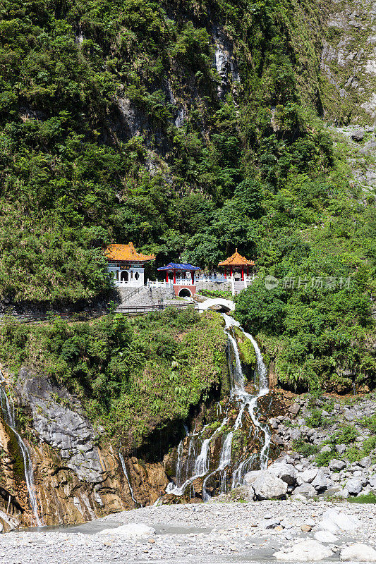 台湾太鲁阁峡谷的长春寺