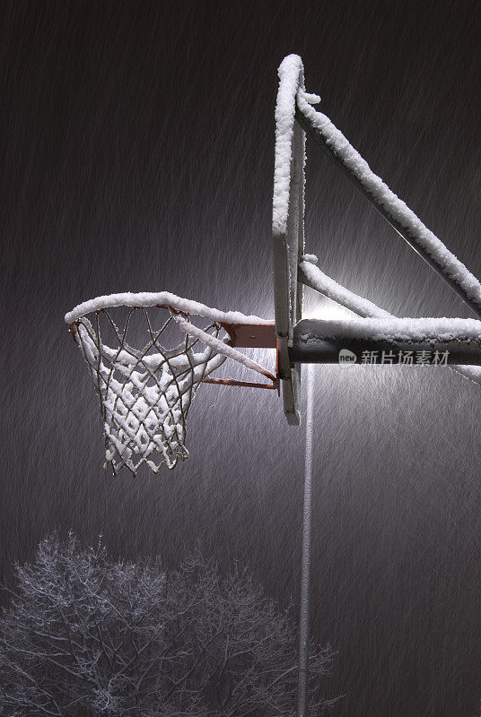 篮球网和暴风雪