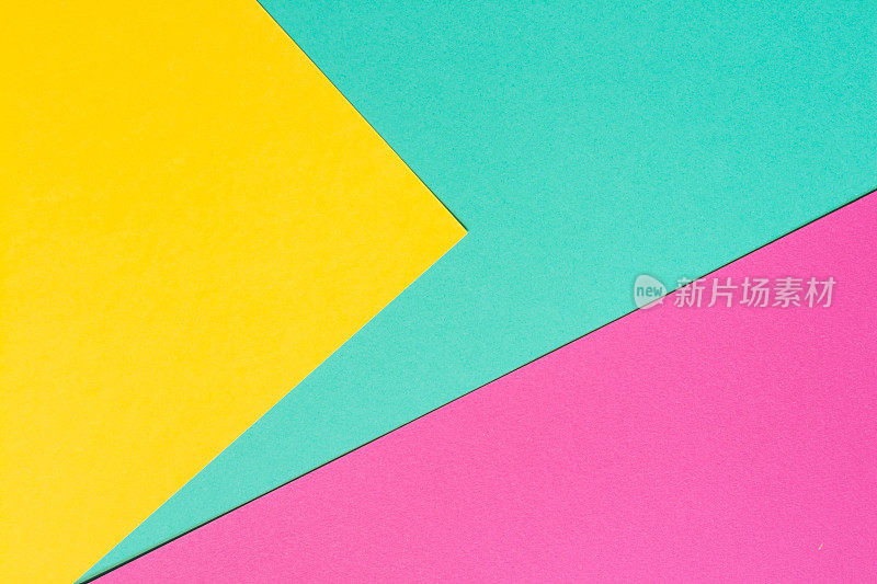 平面几何构图的彩色纸。