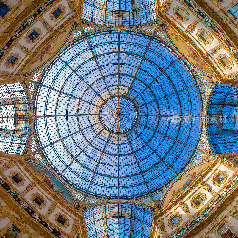 意大利米兰，维托里奥·埃马努埃莱拱廊的穹顶