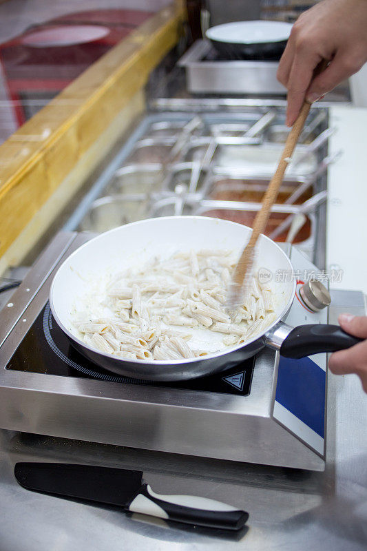 煮通心粉面食