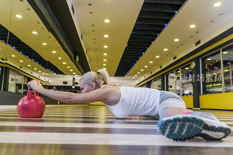 培训由kettlebell