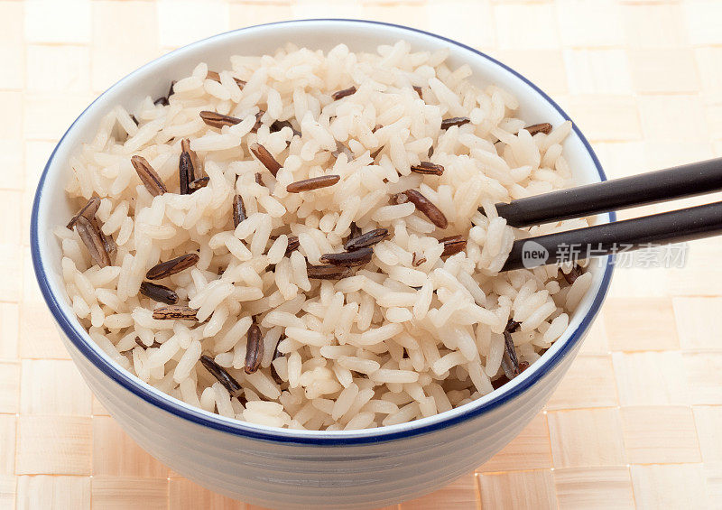 一碗长谷粒和菰米