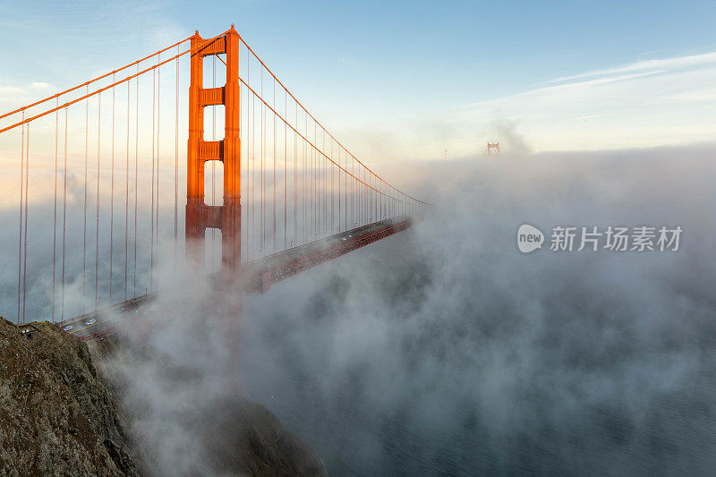 金门大桥，低雾，旧金山