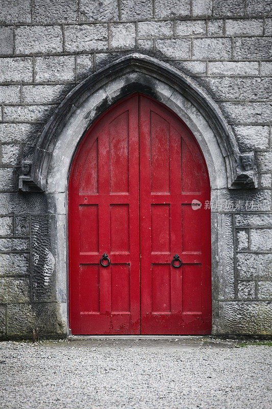 爱尔兰戈尔韦的旧红门。