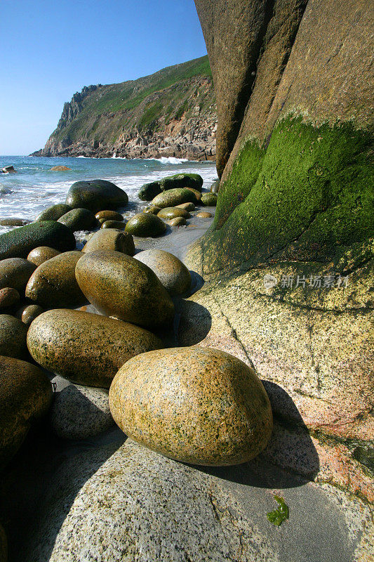 海岸悬崖和巨石