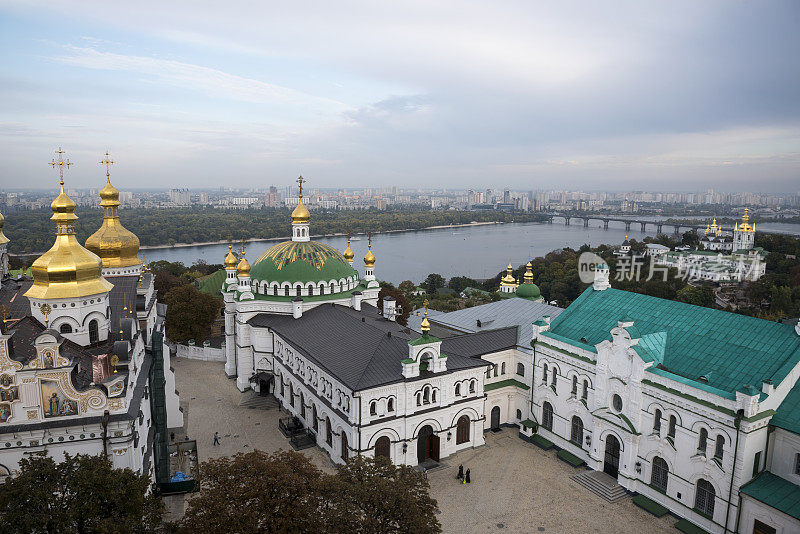 乌克兰基辅的佩切尔斯克・拉夫拉和第聂伯河