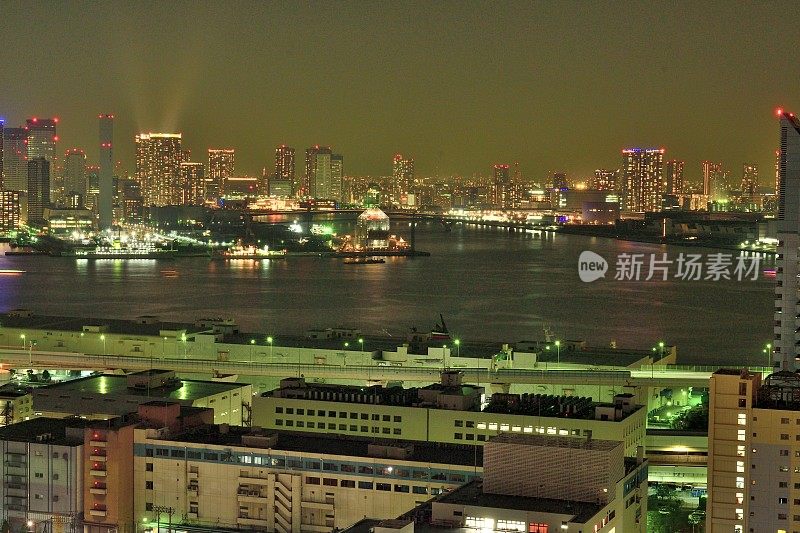 东京湾地区夜晚的城市景观