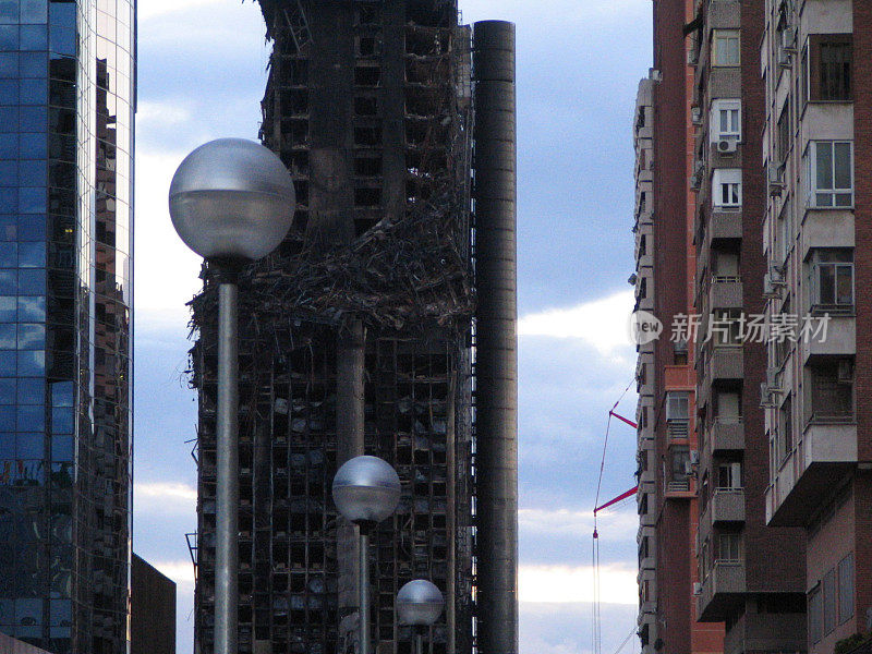 马德里被烧毁的摩天大楼