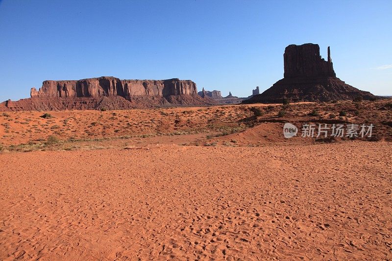 纪念碑谷连指手套在日出亚利桑那州