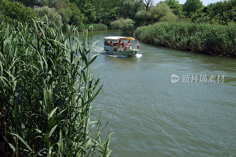 旅行船ağva溪