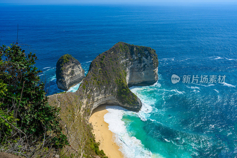 巴厘岛努沙佩尼达岛的曼塔湾或克林金海滩