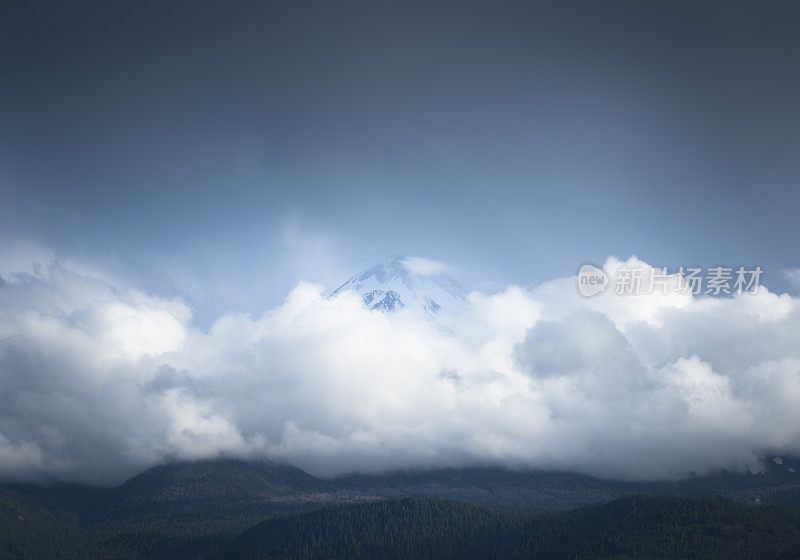 山沙士达山,