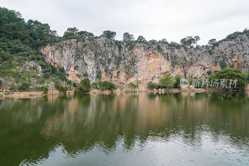 土耳其达利安的考诺斯古城石墓全景