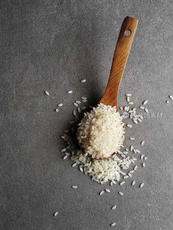米粒，印度香米，用勺子舀的米，