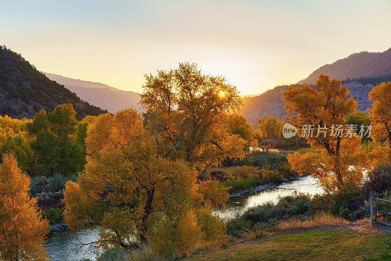 秋日山河