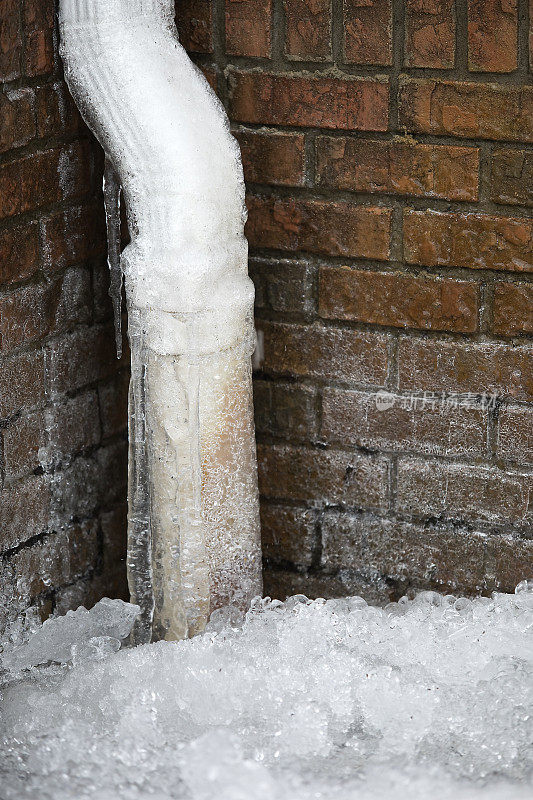 冰柱结壳漏水落水管