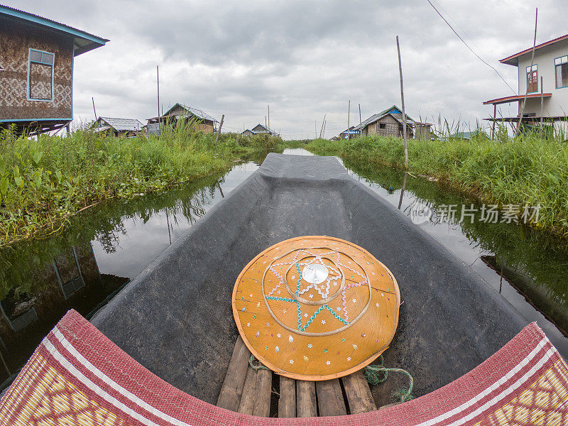 缅甸茵莱湖上的独木舟