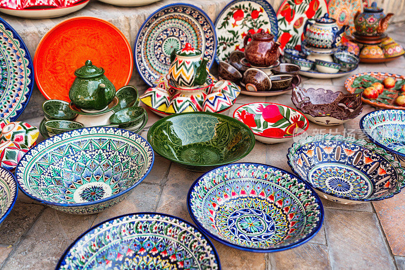 乌兹别克斯坦传统陶器手工陶瓷布哈拉集市
