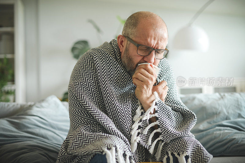 房间里的成年男子(疾病)