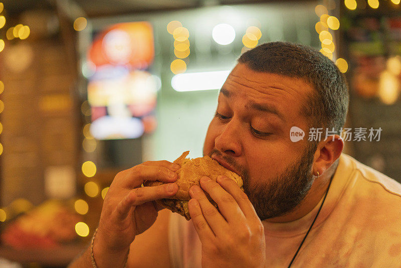 小食品企业的顾客喜欢美味的快餐