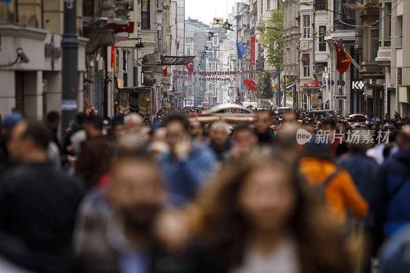 伊斯坦布尔塔西姆拥挤的Istiklal街