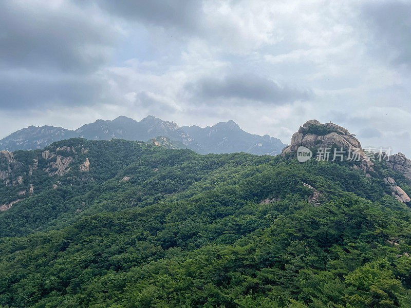 夏季首尔北汉山国立公园