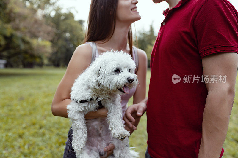 他是一对夫妻最好的朋友