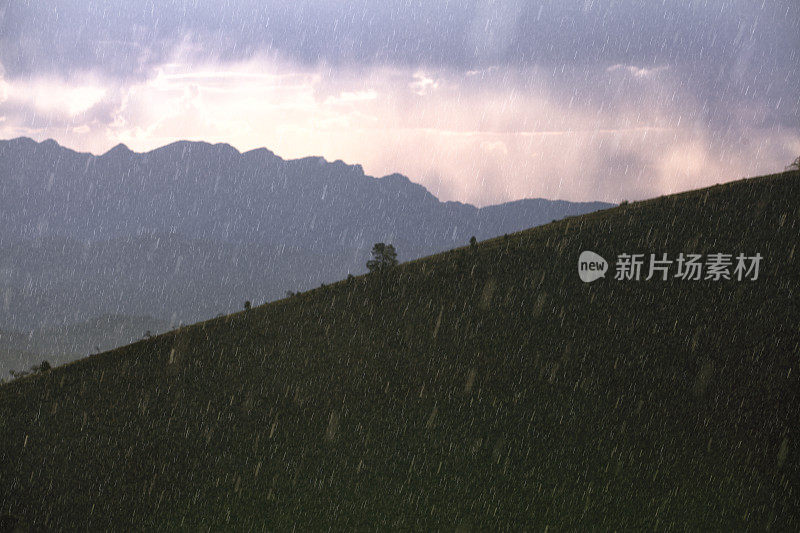 弗林德斯山脉澳大利亚景观雨Wilpeana