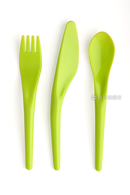 绿色塑料刀叉勺与路径