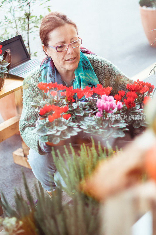 花店女人肖像