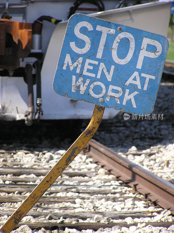 火车警告标志