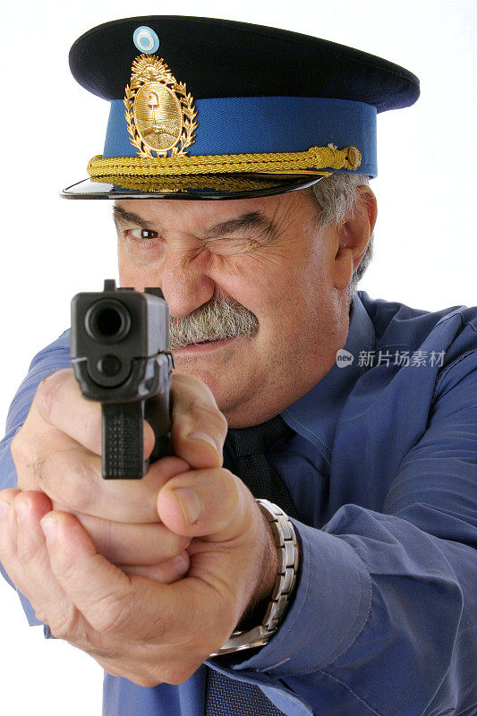警察向你开枪