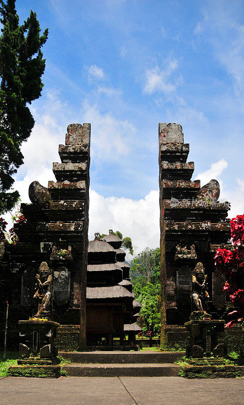 分割之门-巴厘岛石砌寺