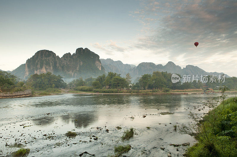 风景黎明在万荣老挝