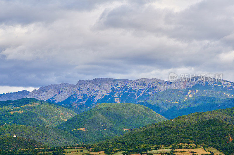 卡迪山脉从拉苏德乌赫尔山景