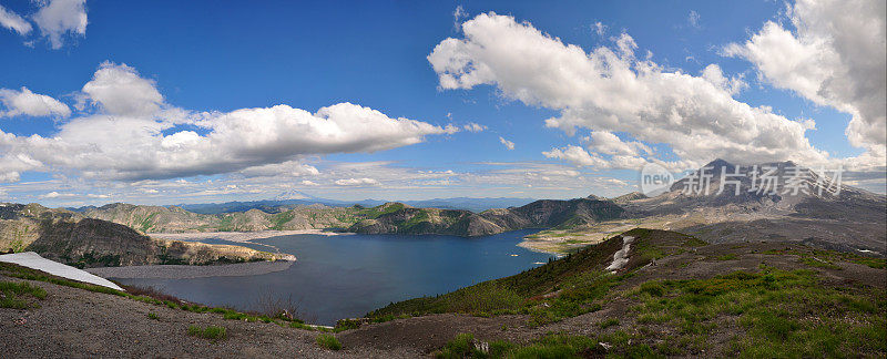 圣海伦斯山全景图