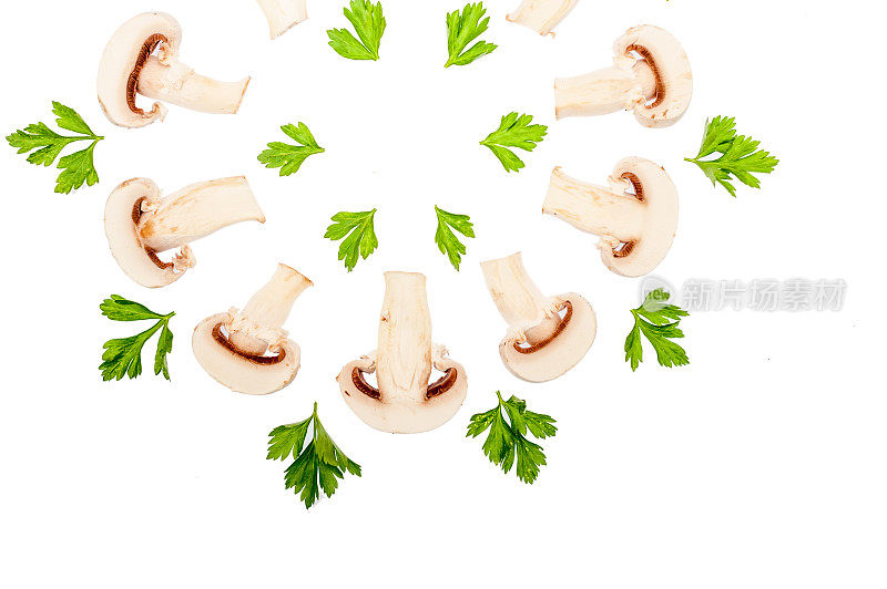 香菇片和欧芹叶圆形设计点缀
