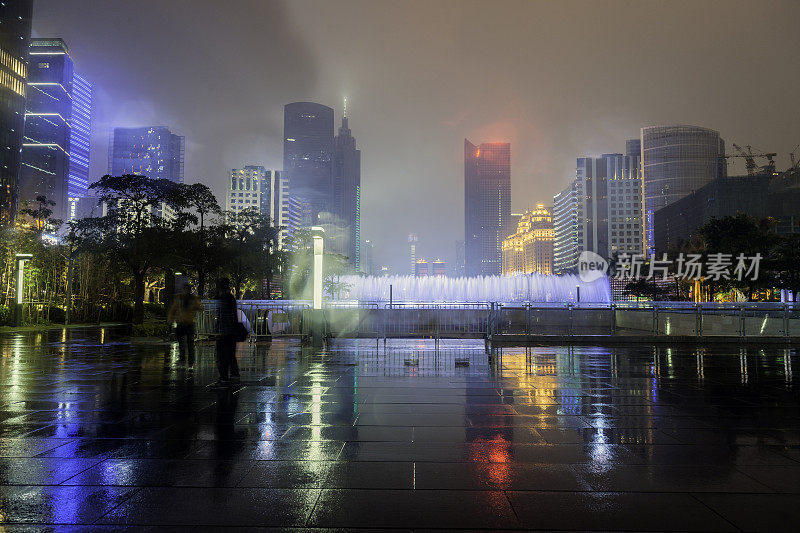 广州办公楼夜景，喷泉，广州，中国广州，中国南方