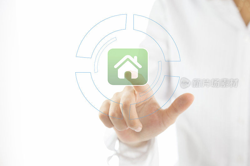 智能家居、智能家居和家居自动化概念。象征着房子和无线通讯。