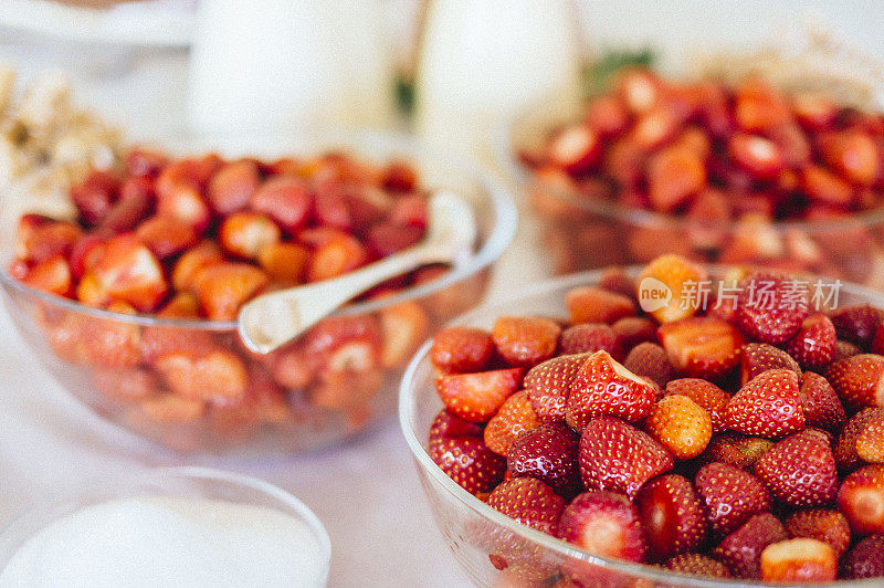 一碗草莓婚礼自助甜点