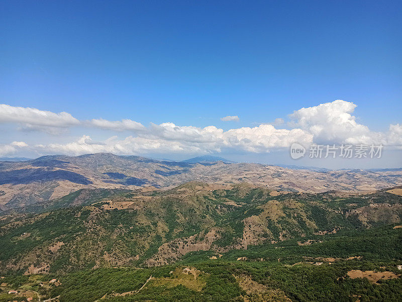 西西里岛马多尼山的全景和云景。巴勒莫，西西里，意大利南部