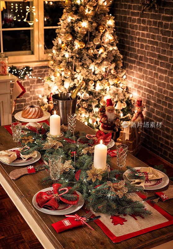 优雅的圣诞餐桌
