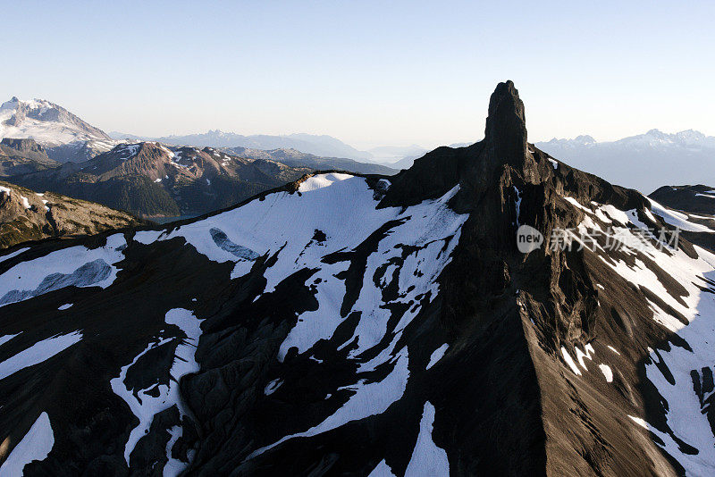 黑象牙火山峰在惠斯勒，加拿大