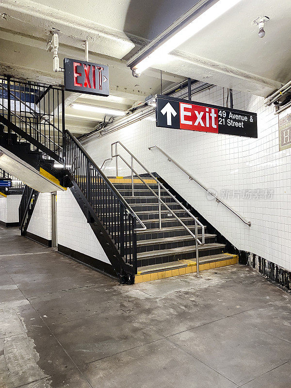 地铁楼梯